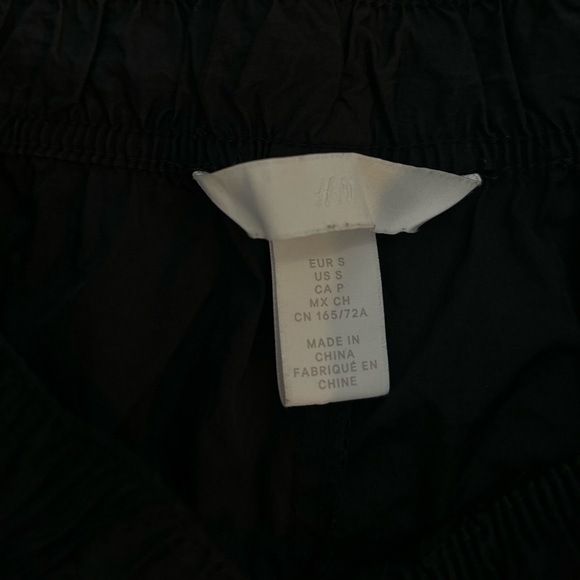 H&M Athletic Shorts - Picture 2 of 5